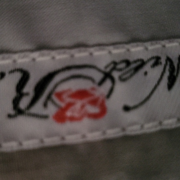 Grey faux snakeskin clutch. - Picture 4 of 6